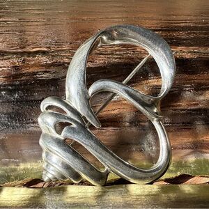 Vintage 925 Mexico conch shell brooch